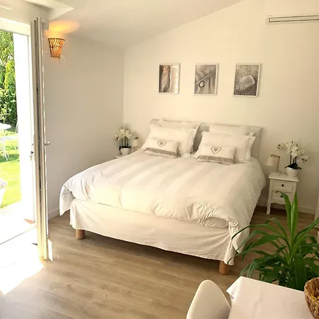 فندق مبيت وإفطار D'hotes De Charme Merbleuesoleil