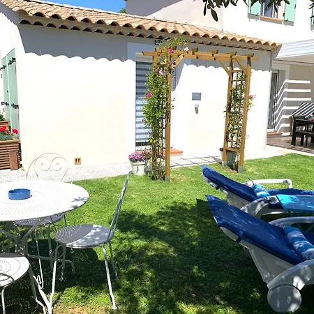 فندق مبيت وإفطار D'hotes De Charme Merbleuesoleil